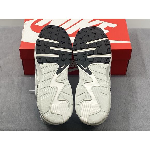 Athletic_Shoes